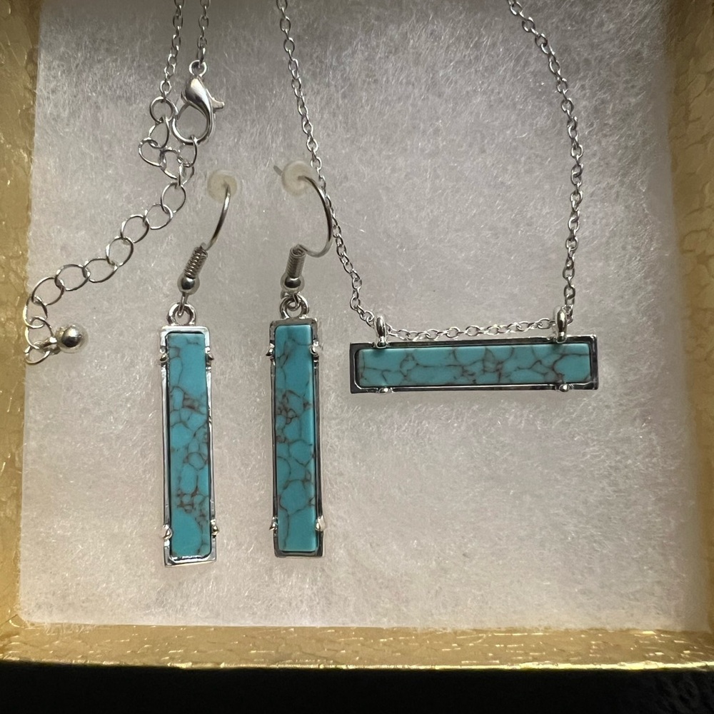 Necklace/Earrings Set
